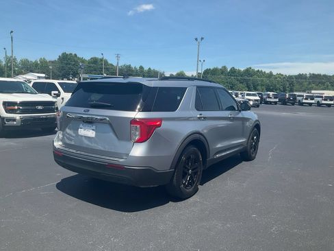 Used 2021 Ford Explorer XLT RWD image 5