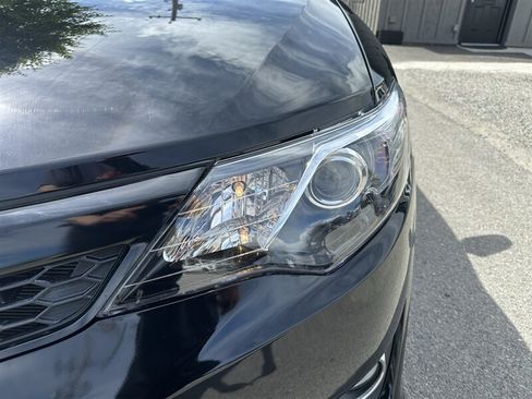 Used 2012 Toyota Camry SE FWD image 28