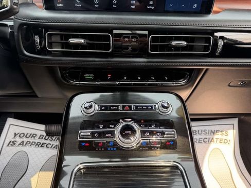 Used 2022 Lincoln Nautilus Reserve AWD/4WD image 21