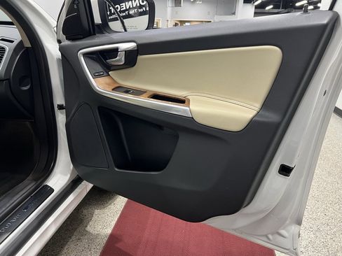 Used 2017 Volvo XC60 T5 Inscription w/ Preferred Option Package image 33