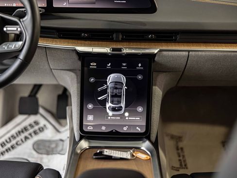 Used 2024 Lucid Air Touring image 37