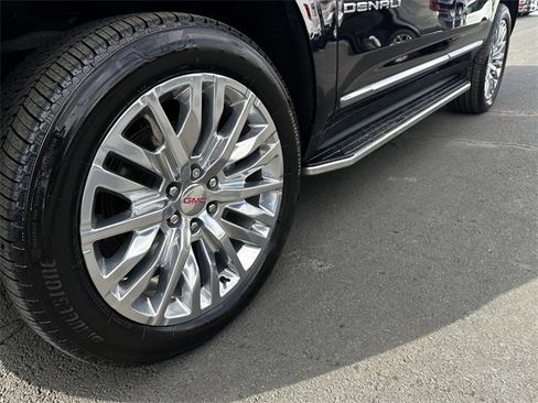 Used 2023 GMC Yukon Denali image 12