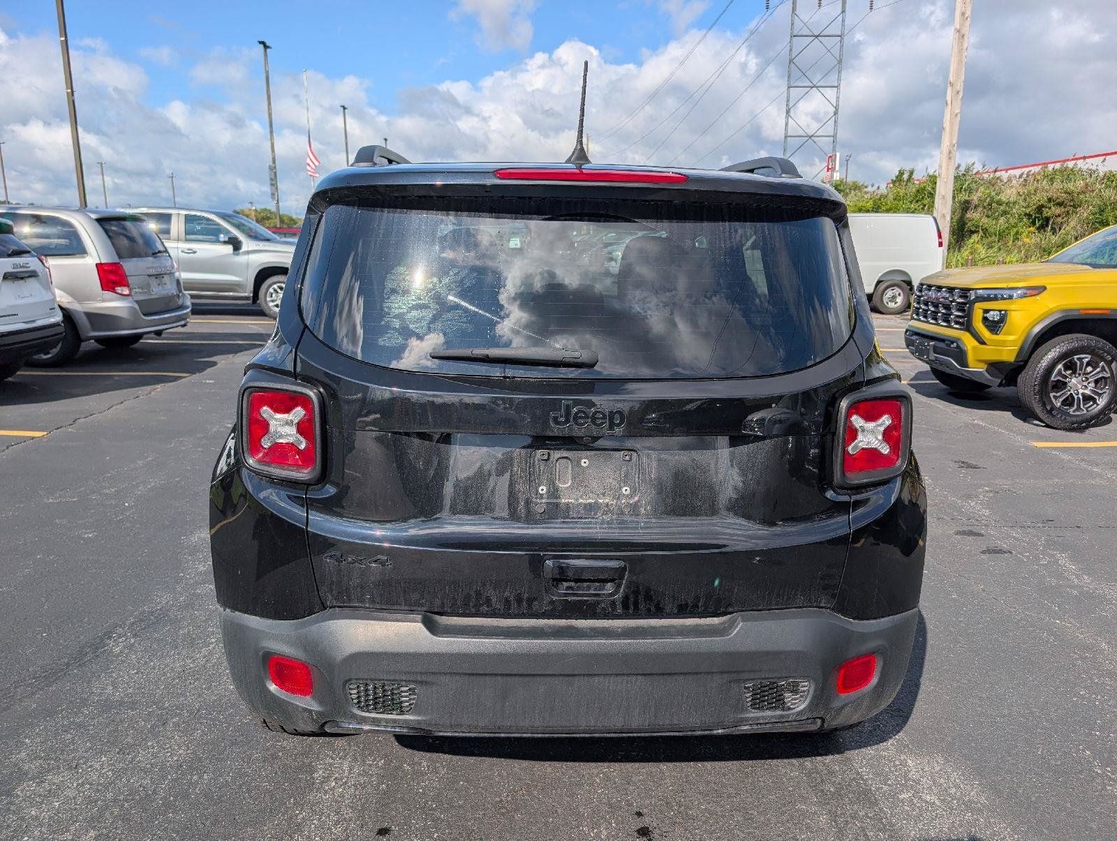 Used 2022 Jeep Renegade Altitude AWD/4WD image 6