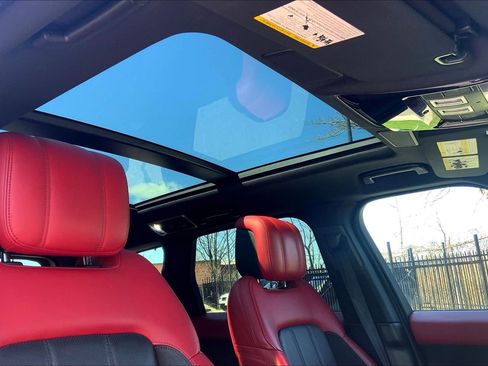 Used 2022 Land Rover Range Rover Sport HST image 14