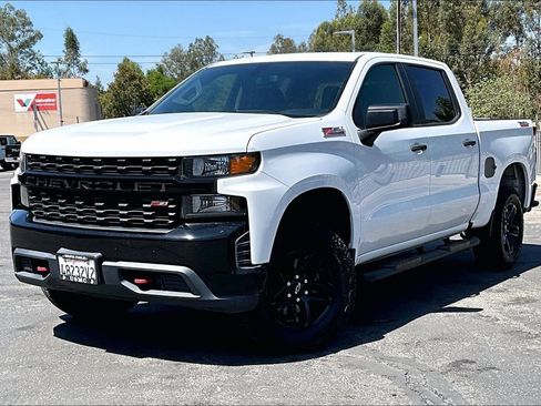 Used 2019 Chevrolet Silverado 1500 Custom Trail Boss AWD/4WD image 2