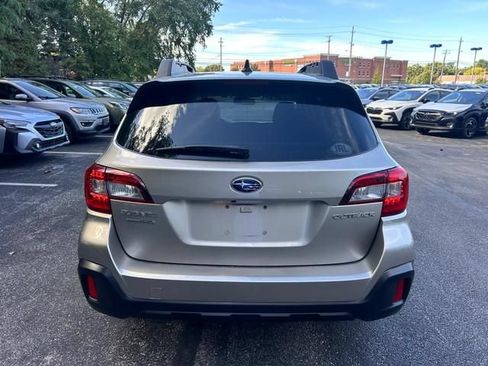Used 2018 Subaru Outback 2.5i Limited AWD/4WD image 4
