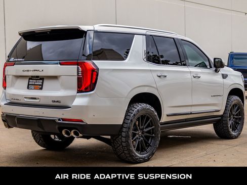 Used 2025 GMC Yukon Denali Ultimate image 10