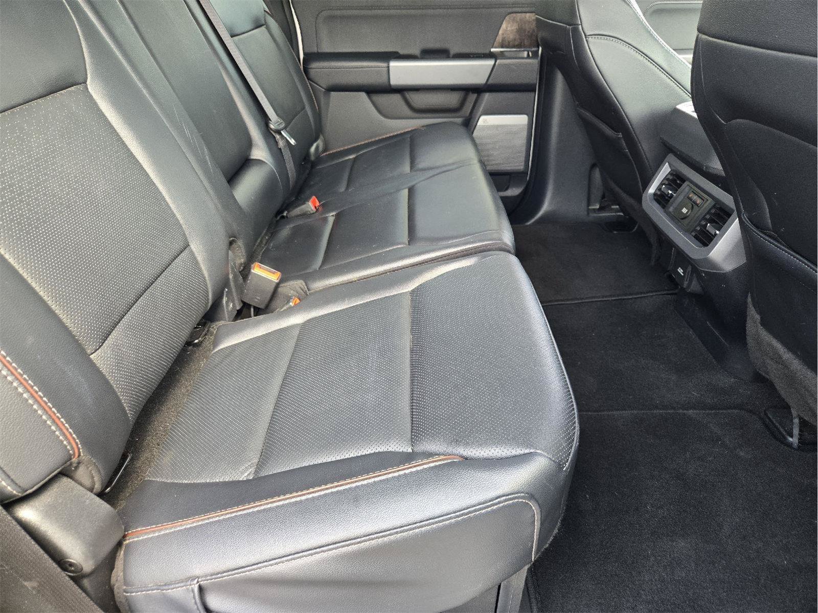 Used 2024 Ford F250 Lariat w/ Lariat Ultimate Package AWD/4WD image 31
