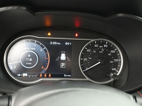 New 2025 Nissan Versa SR w/ Trunk Package FWD image 16