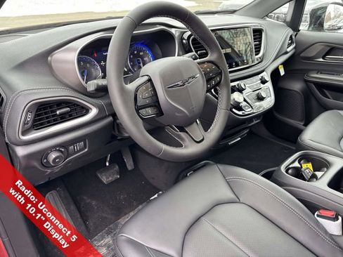 New 2026 Chrysler Pacifica Select w/ S Appearance Package image 17