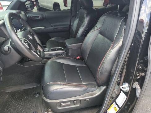 Used 2022 Toyota Tacoma TRD Pro AWD/4WD image 11