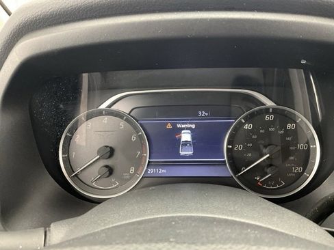 Used 2021 Nissan Titan SV w/ SV Convenience Package image 8