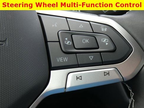 New 2024 Volkswagen Taos SE image 23