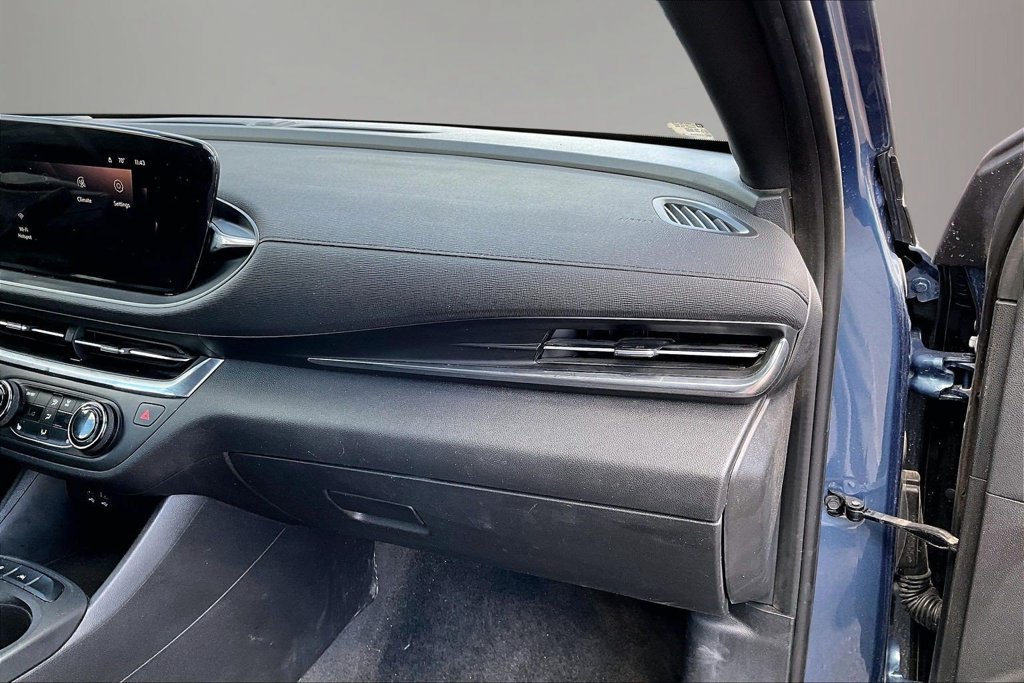 Used 2025 Buick Envista Preferred w/ Convenience I Package FWD image 24