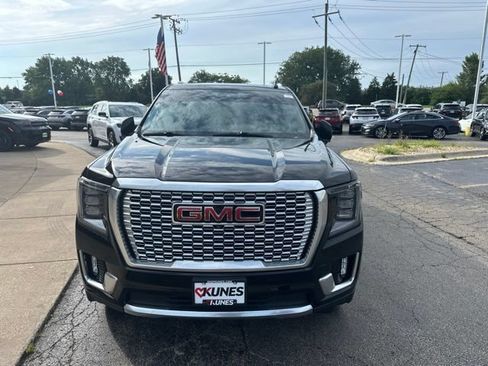Used 2023 GMC Yukon XL Denali AWD/4WD image 2