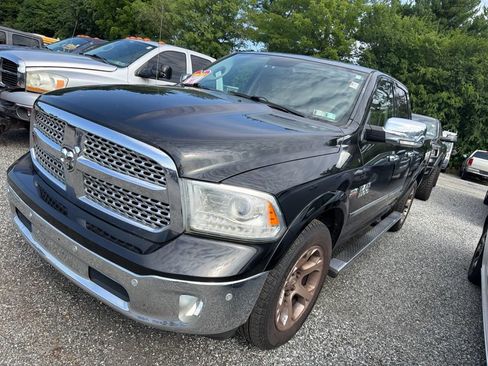 Used 2016 RAM 1500 Laramie w/ Convenience Group AWD/4WD image 3
