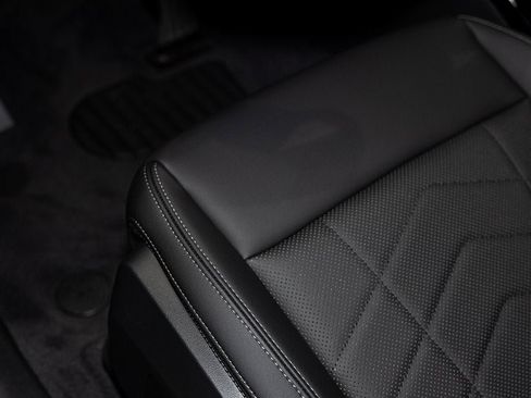 New 2025 BMW X1 xDrive28i w/ Premium Package image 17