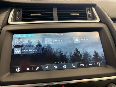 Used 2020 Jaguar E-PACE R-Dynamic HSE image 35