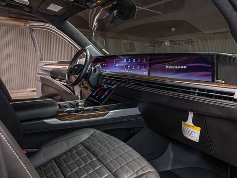 Used 2025 Cadillac Escalade Sport Platinum w/ LPO, ONYX Package image 14