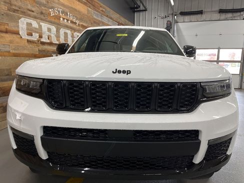 New 2025 Jeep Grand Cherokee L Limited w/ Black Appearance Package image 7