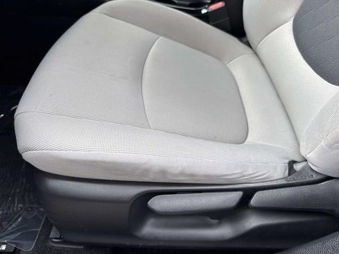 Used 2022 Toyota Corolla LE FWD image 25