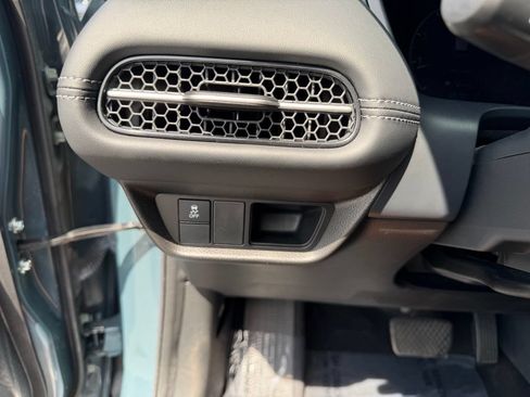 Used 2023 Honda HR-V EX-L image 17