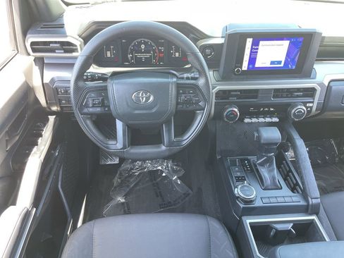 Used 2025 Toyota Tacoma SR5 AWD/4WD image 21