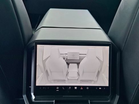 Used 2025 Tesla Cybertruck AWD Crew Cab image 27