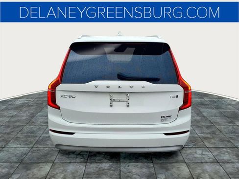 Used 2022 Volvo XC90 T6 Momentum image 4