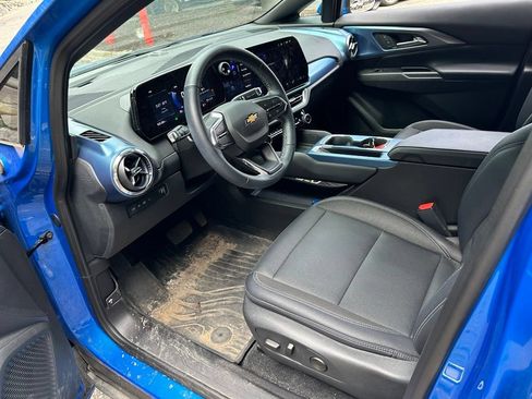 Used 2025 Chevrolet Equinox EV LT w/ Convenience Package FWD image 10