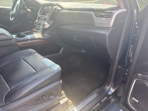 Used 2016 GMC Yukon SLT image 39