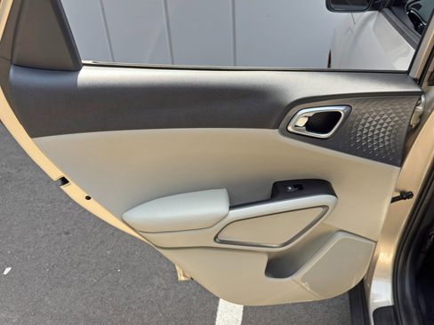 Used 2020 Kia Soul EX FWD image 36
