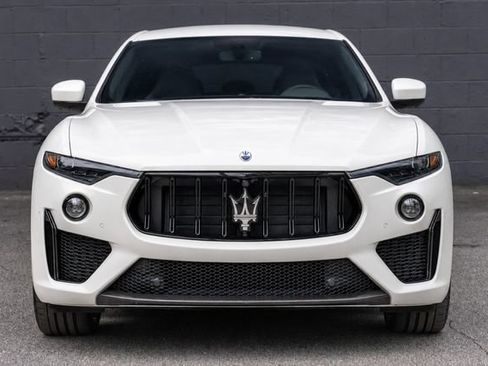 Used 2022 Maserati Levante Trofeo AWD/4WD image 3
