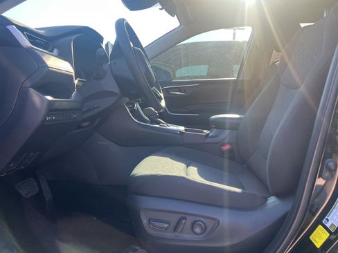 Used 2023 Toyota RAV4 XLE image 7