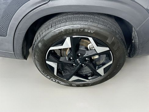 Used 2025 Kia Seltos S image 11