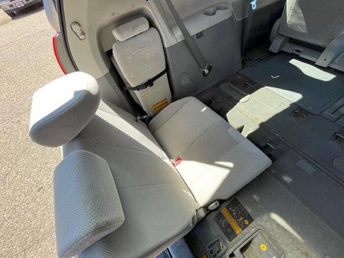 Used 2013 Toyota Sienna LE FWD image 26