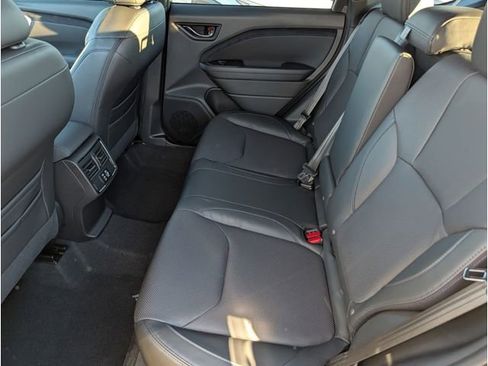 Used 2025 Subaru Forester Limited image 8