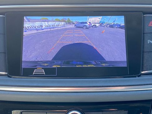 Used 2020 Buick Enclave Essence FWD image 28