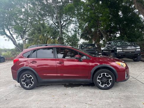 Used 2017 Subaru Crosstrek 2.0i Limited w/ Popular Package #1 AWD/4WD image 6