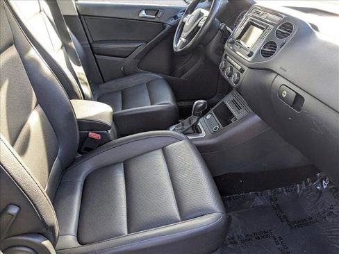 Used 2016 Volkswagen Tiguan S image 20