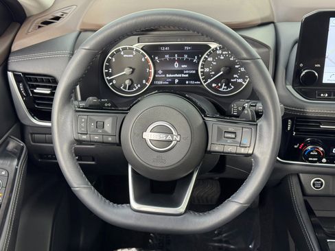 Used 2023 Nissan Rogue SL w/ SL Premium Package image 20