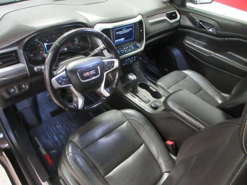 Used 2019 GMC Acadia SLT w/ LPO, Floor Liner Package AWD/4WD image 15