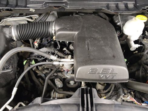 Used 2021 RAM 1500 Classic SLT RWD image 30