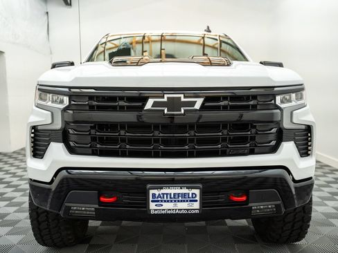 Used 2024 Chevrolet Silverado 1500 LT Trail Boss w/ Convenience Package II AWD/4WD image 2