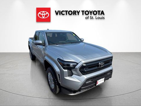 Used 2026 Toyota Tacoma SR5 AWD/4WD image 1
