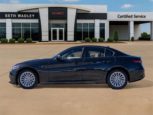 Used 2023 Alfa Romeo Giulia Sprint image 3