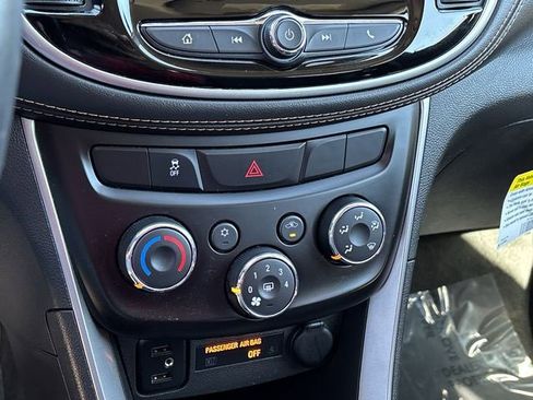 Used 2021 Chevrolet Trax LT w/ Sport Edition image 16