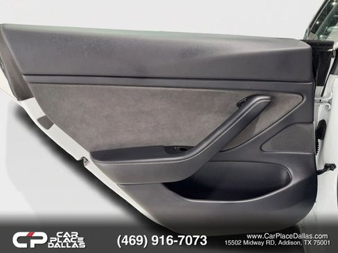 Used 2019 Tesla Model 3 Standard Range image 18