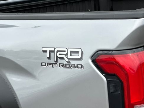 Used 2024 Toyota Tacoma TRD Off-Road w/ TRD Off Road Upgrade Package AWD/4WD image 26