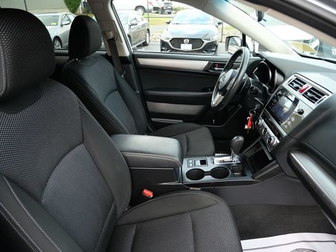 Used 2017 Subaru Outback 2.5i Premium AWD/4WD image 18